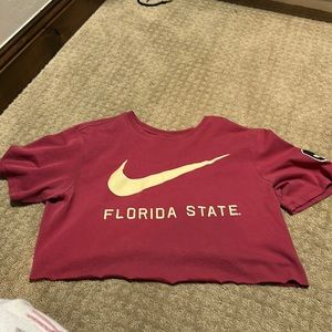 NIKE cropped tee